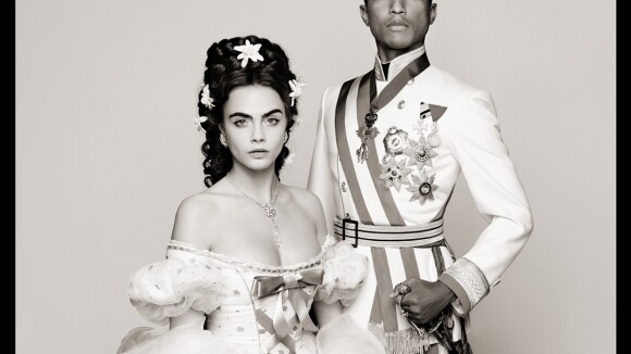 Cara Delevingne encarna imperatriz com Pharrell Williams em vídeo da Chanel