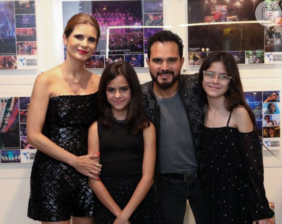 Luciano Camargo também levou a mulher e as filhas ao show