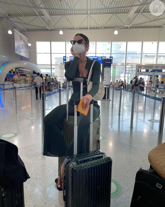 Bruna Marquezine usa 4 looks em 24h em Atenas, na Grécia, e anima famosos. 'Ícone'