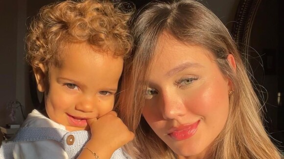Biah Rodrigues rebate críticas por amamentar grávida: 'Mães não incentivam as outras'