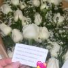 Virgínia Fonseca ganhou vários buquês de flores brancas com bilhetes e mensagens de conforto após a morte do pai por pneumonia