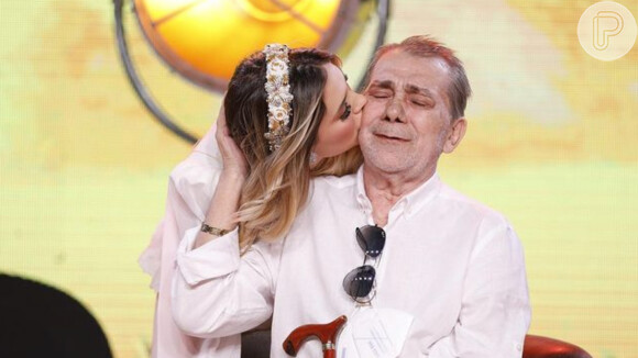 Virgínia Fonseca ganhou presentes de amigos, famosos e marcas após a morte do pai, Mario Serrão, aos 72 anos