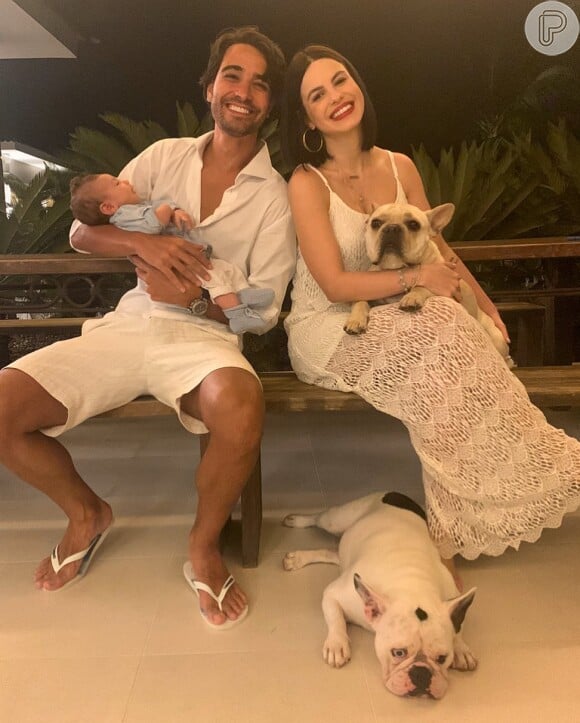 Sthefany Brito é casada com o advogado Igor Raschkovsky e mãe de três cachorros e do bebê Antonio Enrico, de 10 meses