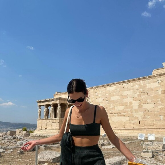 Bruna Marquezine tem mostrado os detalhes da viagem nas redes sociais