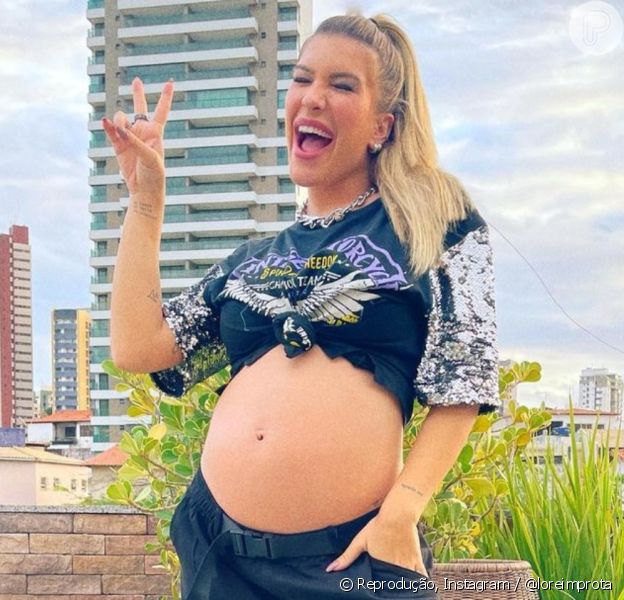 Lorena Improta deu à luz na manhã deste domingo (26) e avisou aos seguidores que, por enquanto, está curtindo a filha