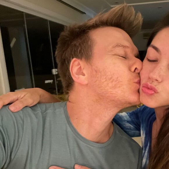 Thais Fersoza é casada e possui dois filhos com o cantor Michel Teló