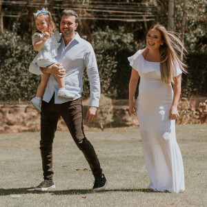 Thaeme Mariôto e Fábio Elias já são pais de Liz, de dois anos