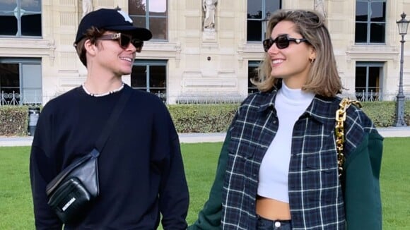 Sasha e João Figueiredo combinam looks grifados em viagem de Paris: 'Flagrados'
