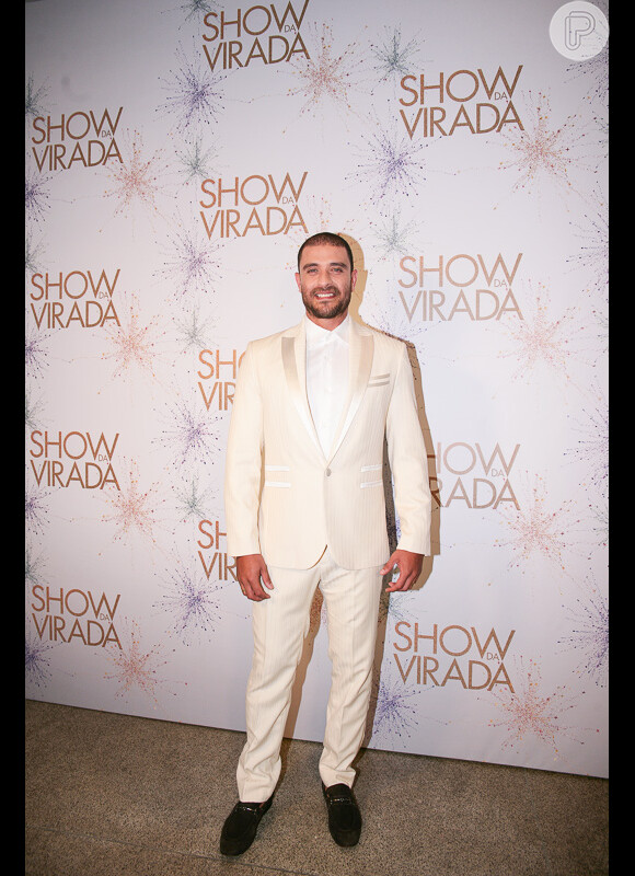 Famosos capricham no look na gravação do Show da Virada, em São Paulo, em 27 de novembro de 2014