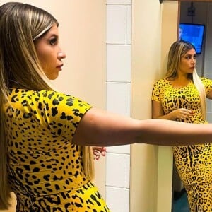 Marília Mendonça apostou em um vestido colado ao corpo em sua participação no 'Domingão com Huck'