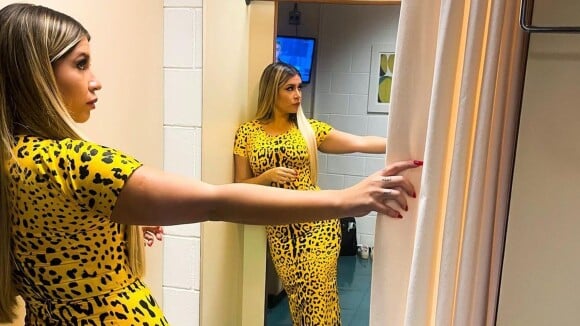 Marília Mendonça investe em vestido colado ao corpo e fãs elogiam bumbum: 'Tá demais'