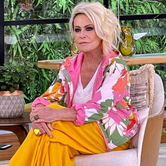 Ana Maria Braga passa por exames no hospital após sofrer queda em casa, em 24 de outubro de 2021