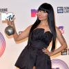 Nicki Minaj investiu em um pretinho bem curtinho para o EMA 2014