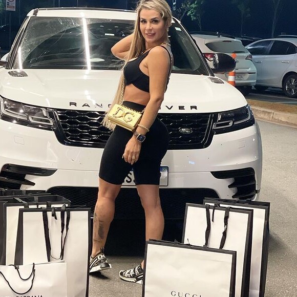 Deolane Bezerra já se envolveu em polêmica com a OAB por gostar de ostentar