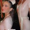 Vestido de látex de Bruna Marquezine era colado ao corpo e valorizava as curvas da atriz