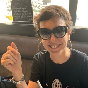 Em referência à declaração, Maitê Proença afirma que Adriana Calcanhotto não sabe velejar