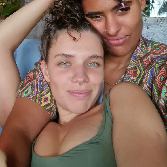 Bruna Linzmeyer está comemorando 29 anos nesta quinta-feira (11)