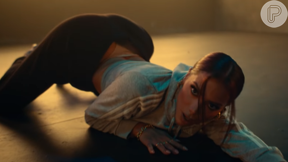 Bumbum de Anitta em clipe sensual foi destaque na internet