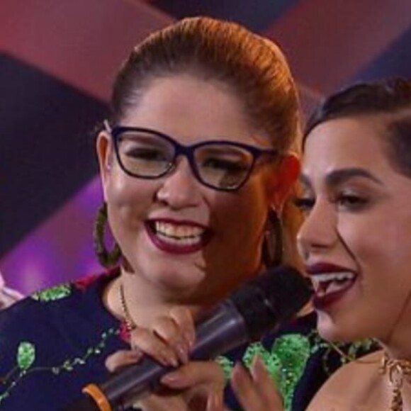 Marília Mendonça e Anitta gravaram, em 2019, o hit 'Some Que Ele Vem Atrás'