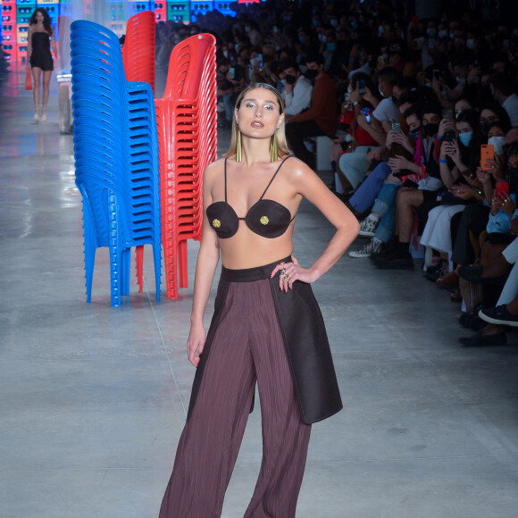 João Figueiredo chegou a gritar 'eu te amo' quando Sasha apareceu pela primeira vez na passarela