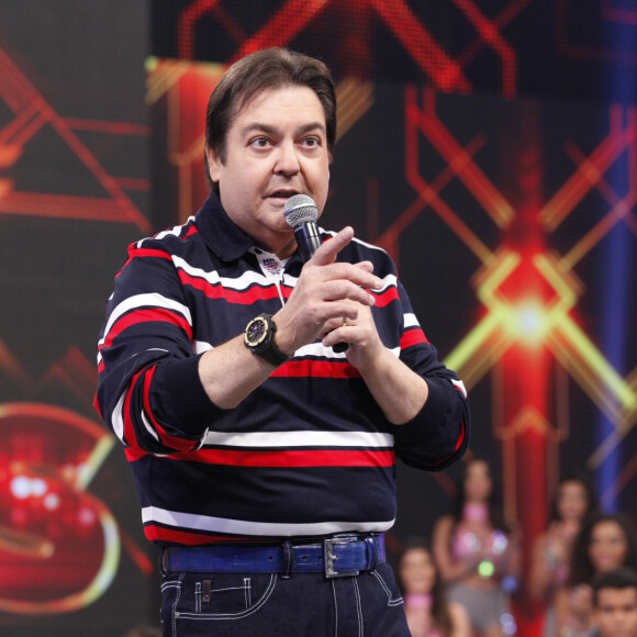 Fausto Silva assinou contrato de cinco anos com a Band, valendo a partir de 2022