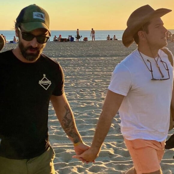 Marco Pigossi usou as redes sociais para assumir o namoro com o cineasta italiano Marco Calvani