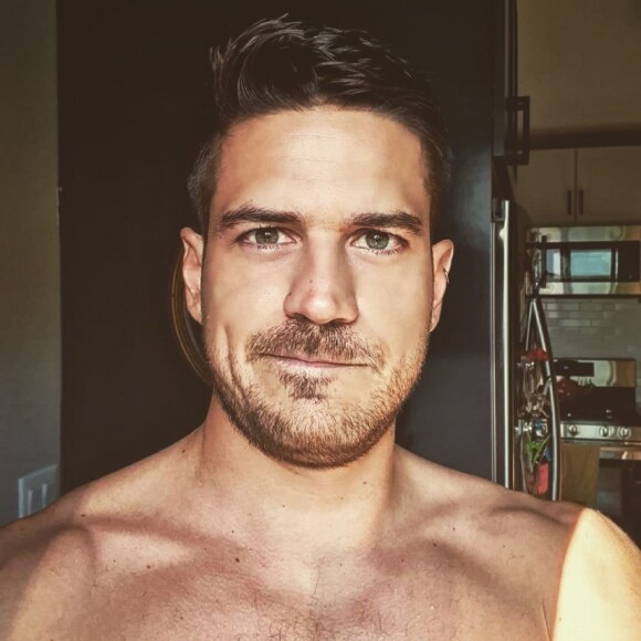 Marco Pigossi rompeu o seu contrato com a TV Globo em 2018