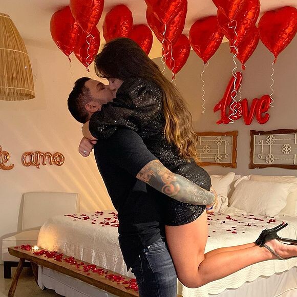 Gabi Martins e Tierry estão juntos desde 2020 e o cantor fala sobre o desejo de casar desde que os dois fizeram três meses de namoro