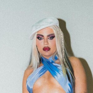 Luísa Sonza exibiu o corpão em um look cosplay de Christina Aguilera recentemente