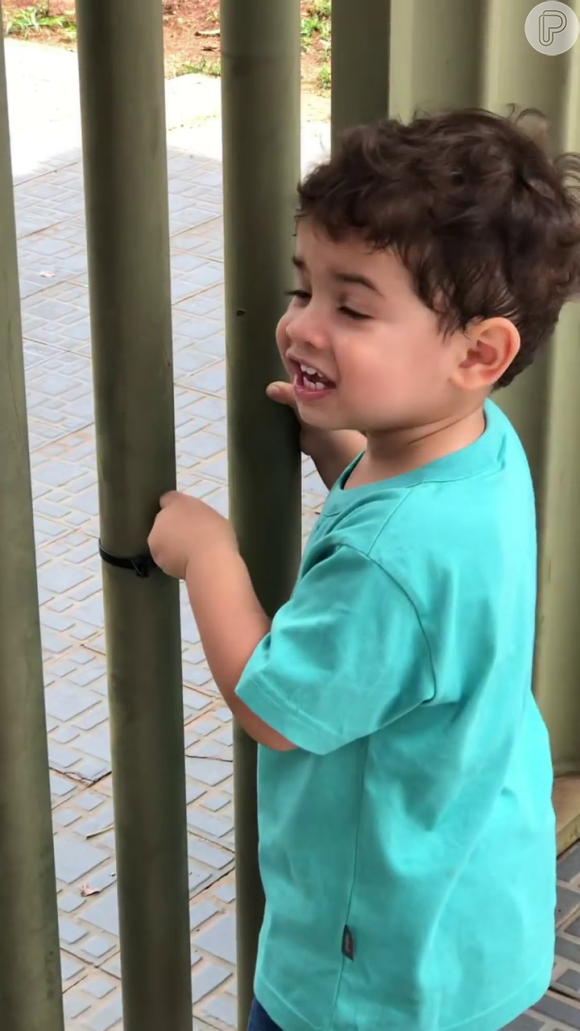 Leo, filho de Marília Mendonça, chama pelo pai Murilo Huff em vídeo