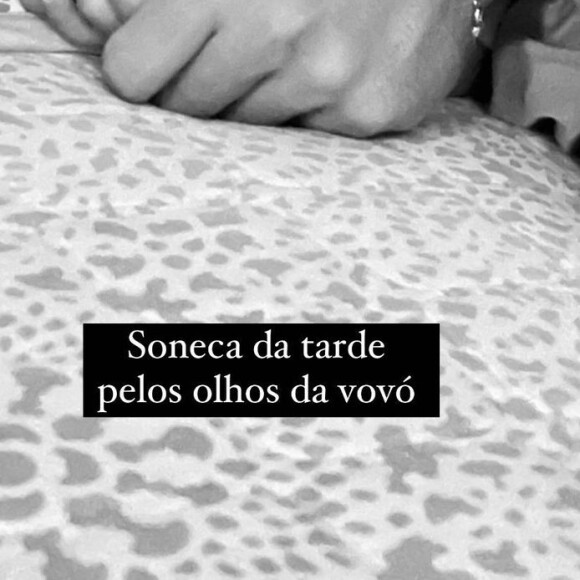 Murilo Huff e Leo foram flagrados durante uma soneca ontem (29) 