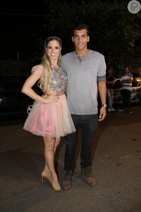 Marcello Melo Jr. posa com sua professora do 'Dança dos Famosos', Raquel Guarini