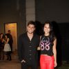 Bruno Gissoni vai com a namorada, Yanna Lavigne, à festa na casa de Faustão