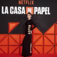 'La Casa de Papel': a atriz Úrsula Corberó aliou vestido com recortes a penteado cheio de personalidade
