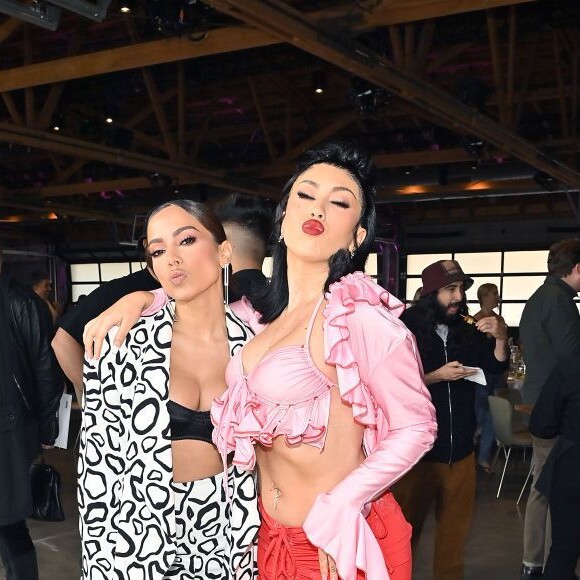 Anitta entregou prêmio para Kali Uchis na Variety Hitmakers