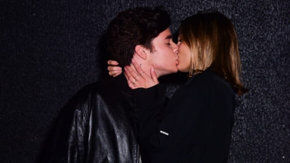 Sasha Meneghel troca beijos e dança com marido, João Figueiredo, em show. Fotos!