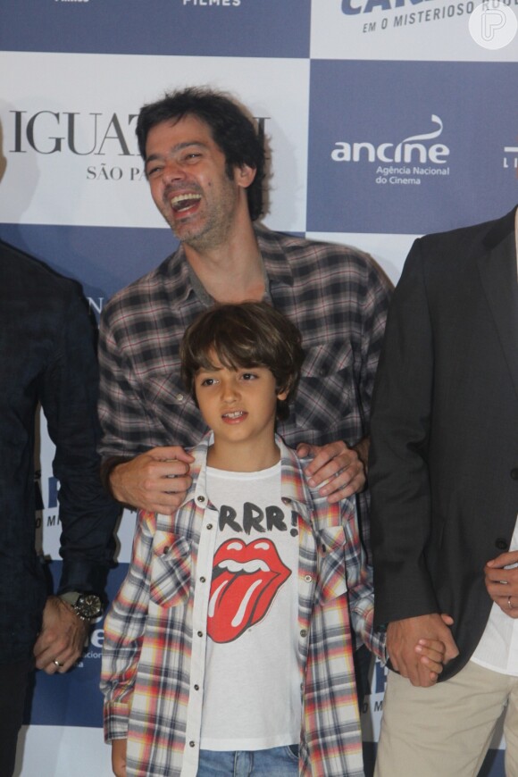 Bruno Mazzeo levou o filho, João, para prestigiar a pré-estreia do filme 'Os Caras de Pau', na segunda-feira, 2 de dezembro de 2014, no Cinemark Iguatemi, em São Paulo