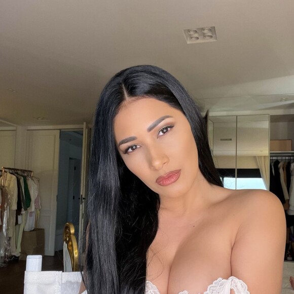 Simaria garante que não quer novos relacionamentos: 'Tô correndo de Satanás de homem'