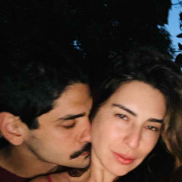 Fernanda Paes Leme namora o empresário Victor Sampaio