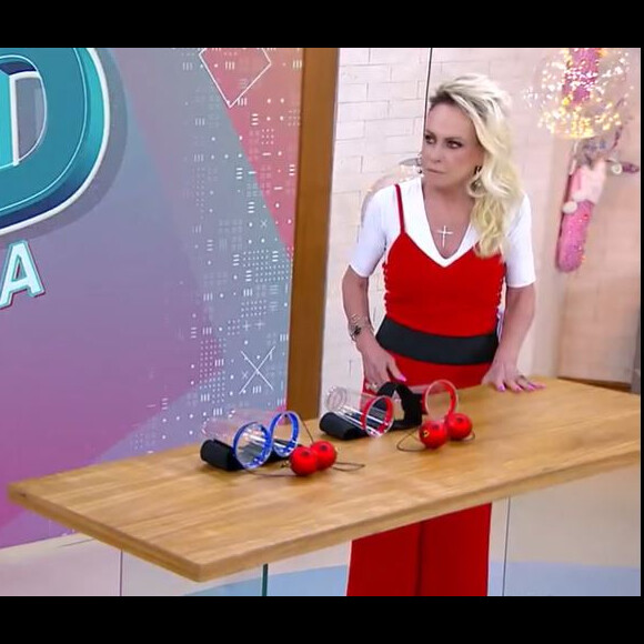 Ju Massaoka explicou a Ana Maria Braga que o jogo não permitia o uso de mãos, de modo que as duas teriam de se sacudir até alcançar o objetivo
