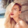 O cabelo loiro tem tendência a sofrer mais danos no verão: nesse caso, evite exposição demasiada ao cloro e água salgada