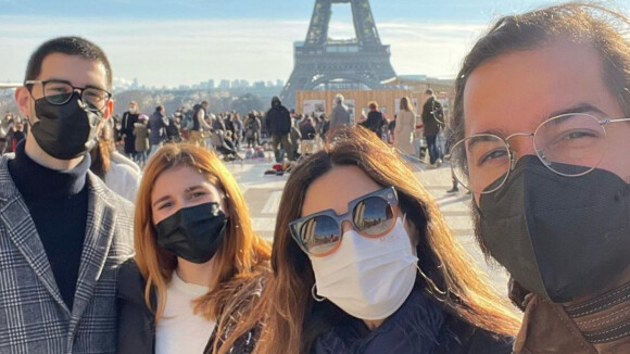 Fátima Bernardes passeia com namorado, filho e nora por Paris em 1º dia de 2022