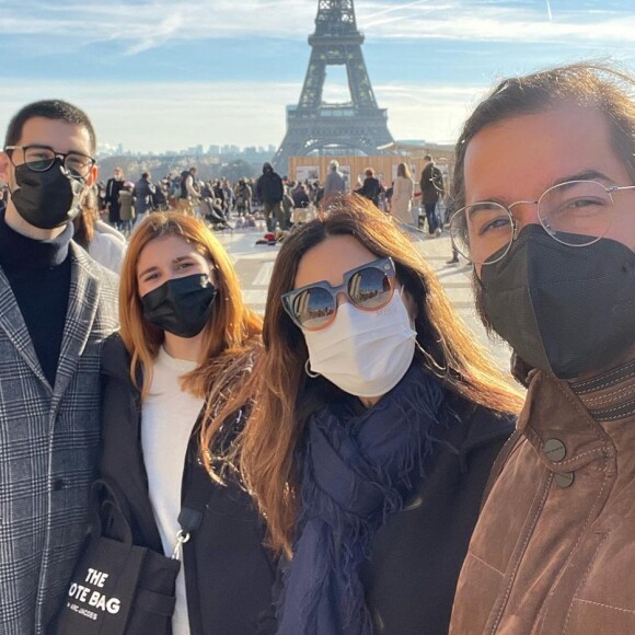 Filho de Fátima Bernardes surgiu em fotos com a namoraa, Thalita Martins