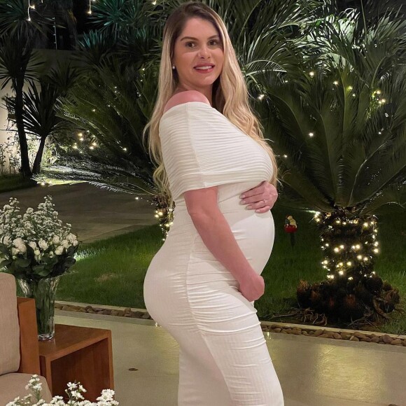 Bárbara Evans após começar dieta na gravidez: 'Eu tô me sentindo melhor fazendo meu pilates, minha hidroginástica e tendo uma alimentação 100% saudável'