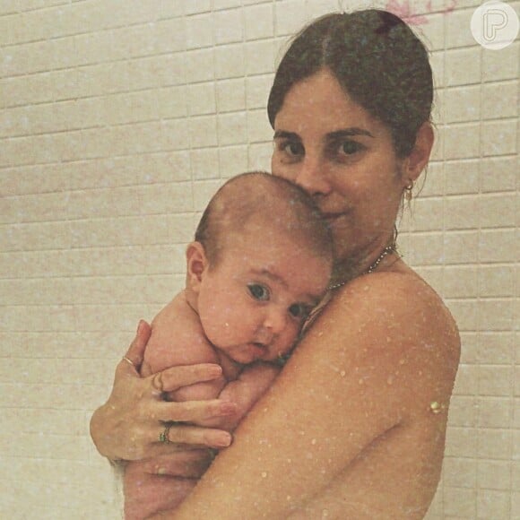Shantal Verdelho abriu a caixinha de perguntas do Instagram e foi questionada sobre como foi cair a ficha da violência obstétrica só depois do parto