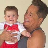 Filha de Virgínia Fonseca posa sorridente com avô Leonardo e web compara: 'Sua cara'