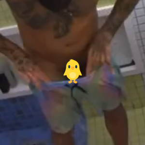 'BBB 22': Pedro Scooby tomou banho horas depois e mostrou demais