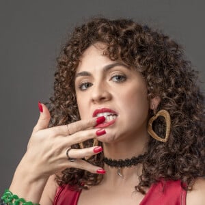 Stephany (Renata Gaspar) é irmã de Érica (Fernanda de Freitas) na novela 'Um Lugar ao Sol'