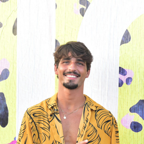 Bruno Montaleone também marcou presença no show de Anitta