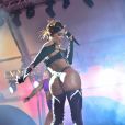 No palco, Anitta esbanjou sensualidade